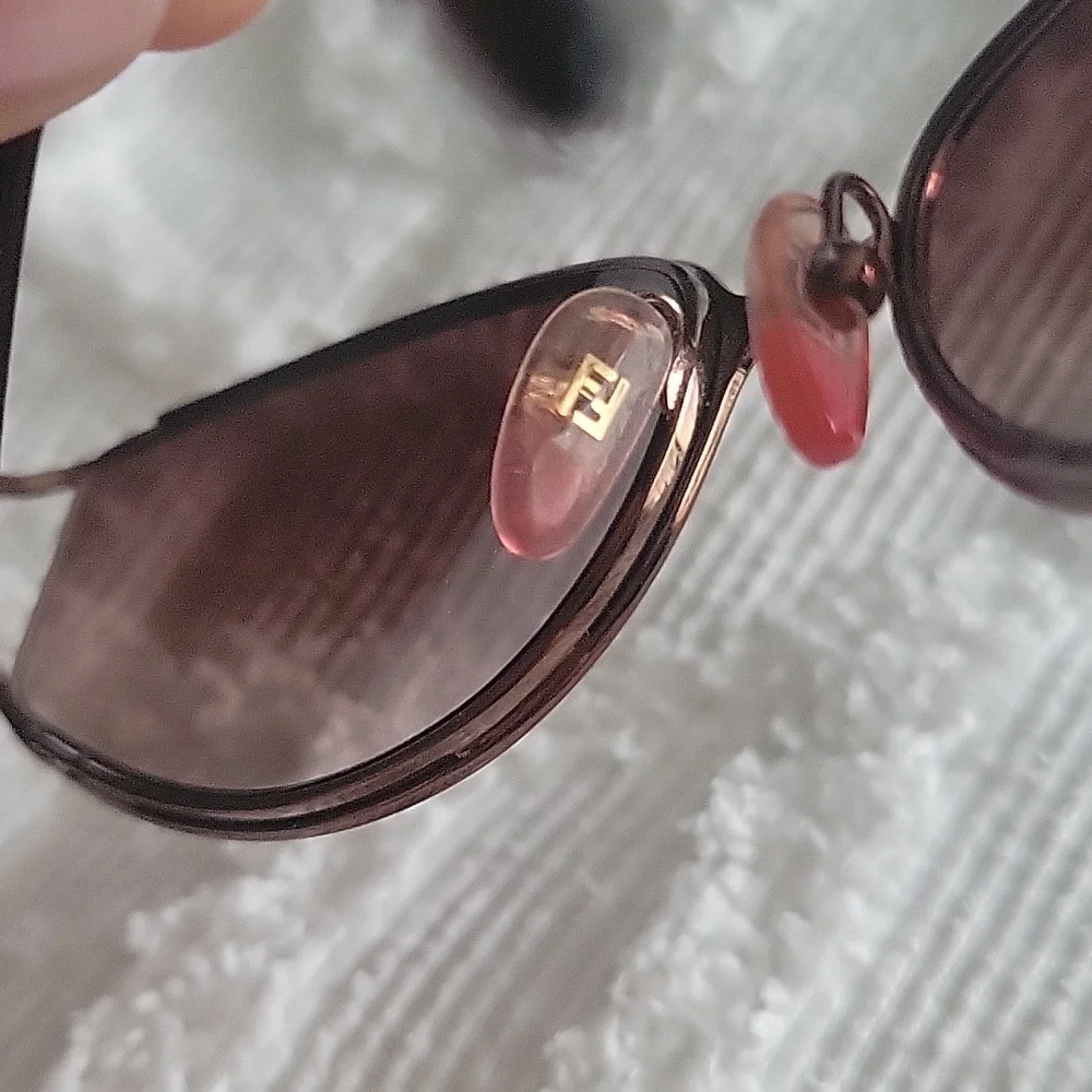 FENDI Sunglasses 👓 - Picture 5 of 11